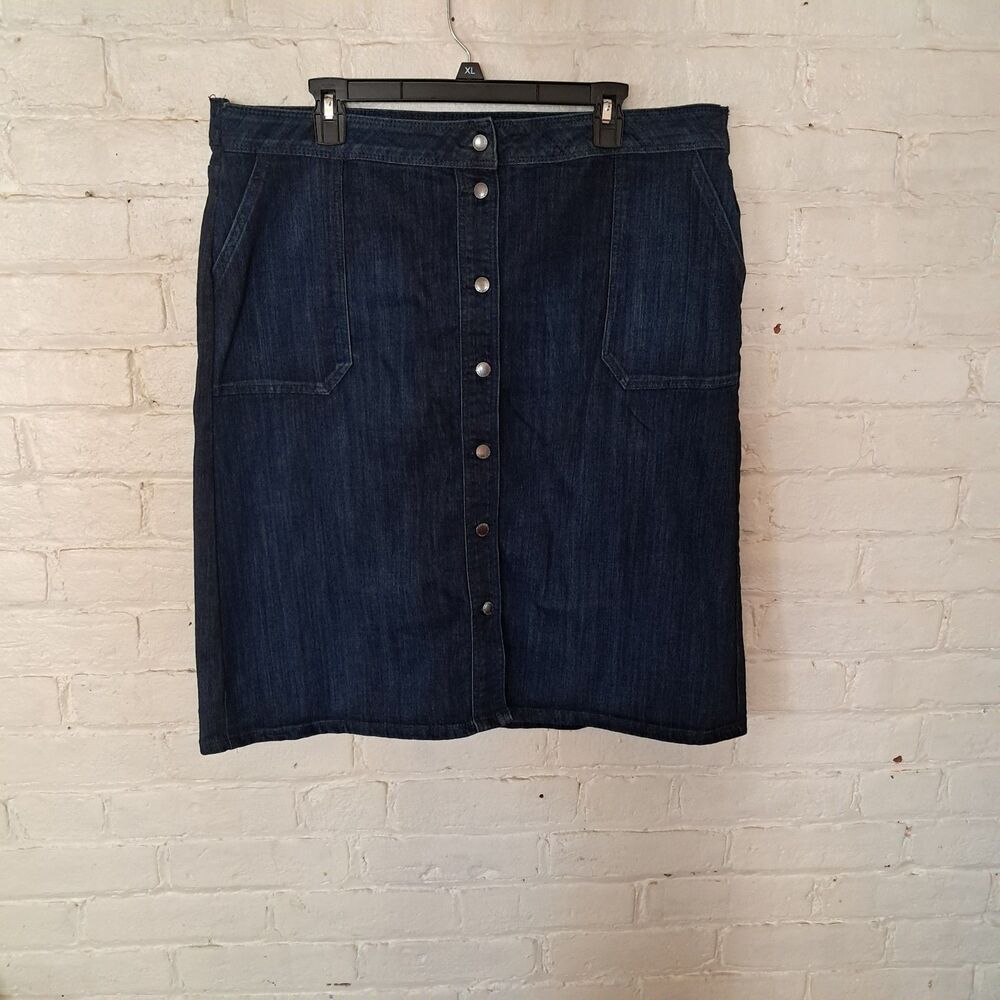 Liz Claiborne Sz 18 dark-wash denim Jean skirt front buttons Patch Pockets
